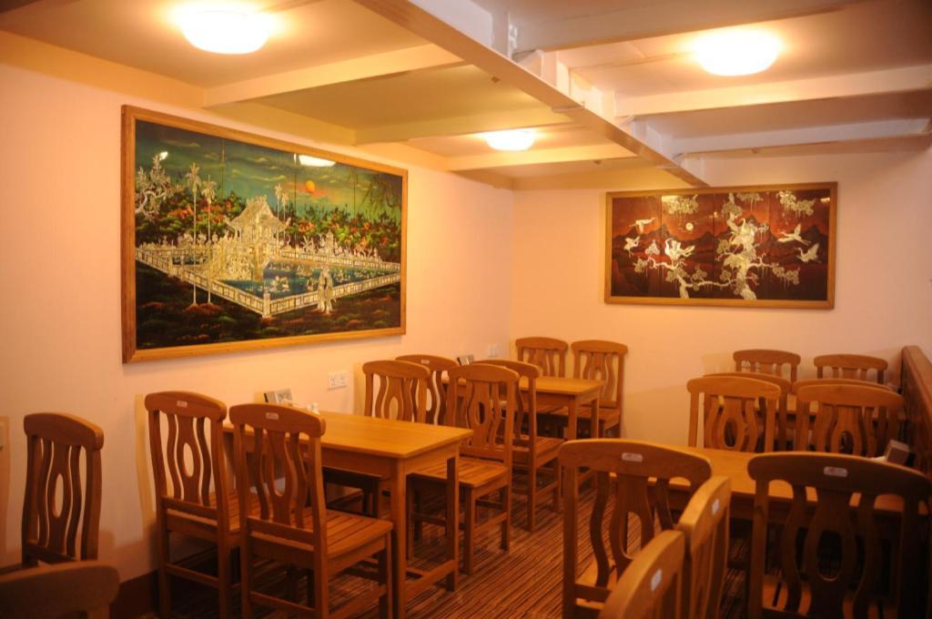 Yangon Urban Hotel Bagian luar foto