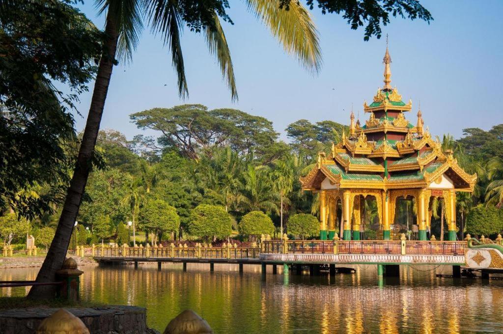 Yangon Urban Hotel Bagian luar foto