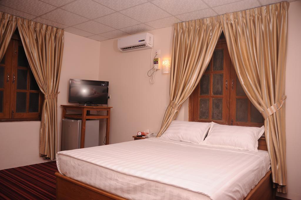 Yangon Urban Hotel Bagian luar foto