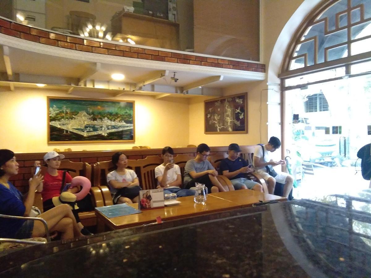 Yangon Urban Hotel Bagian luar foto