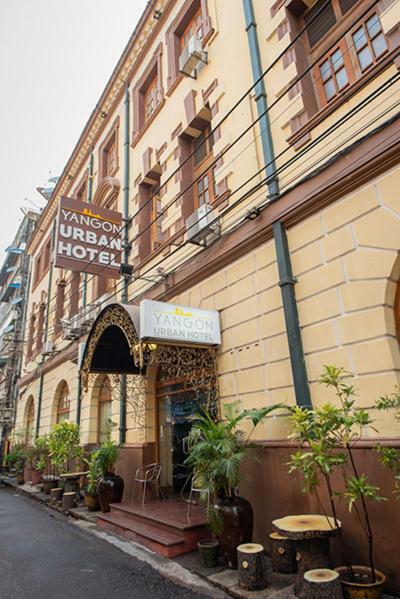 Yangon Urban Hotel Bagian luar foto