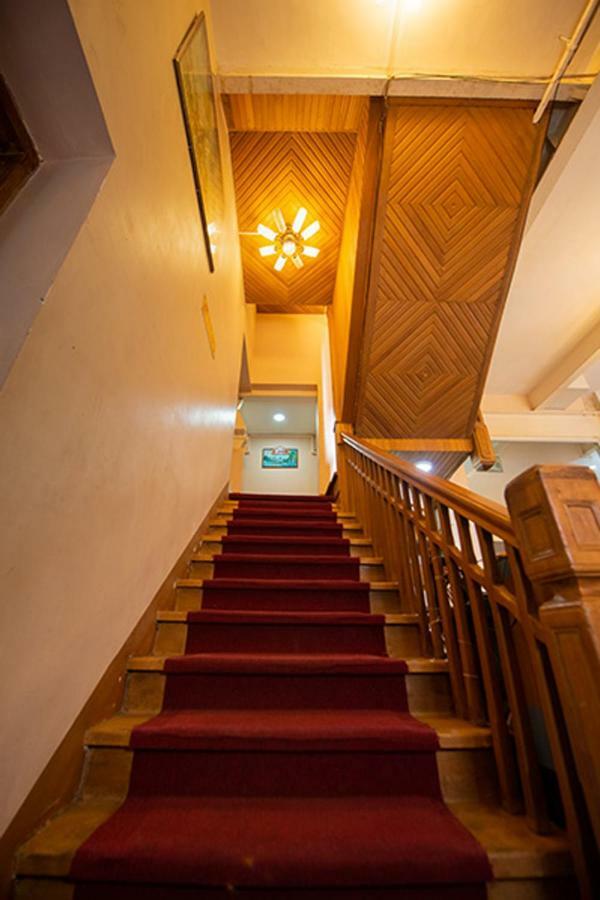 Yangon Urban Hotel Bagian luar foto