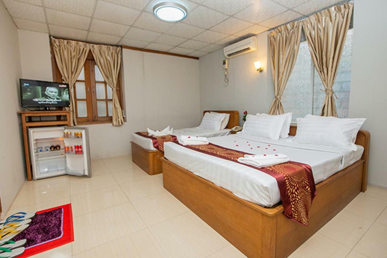Yangon Urban Hotel Bagian luar foto
