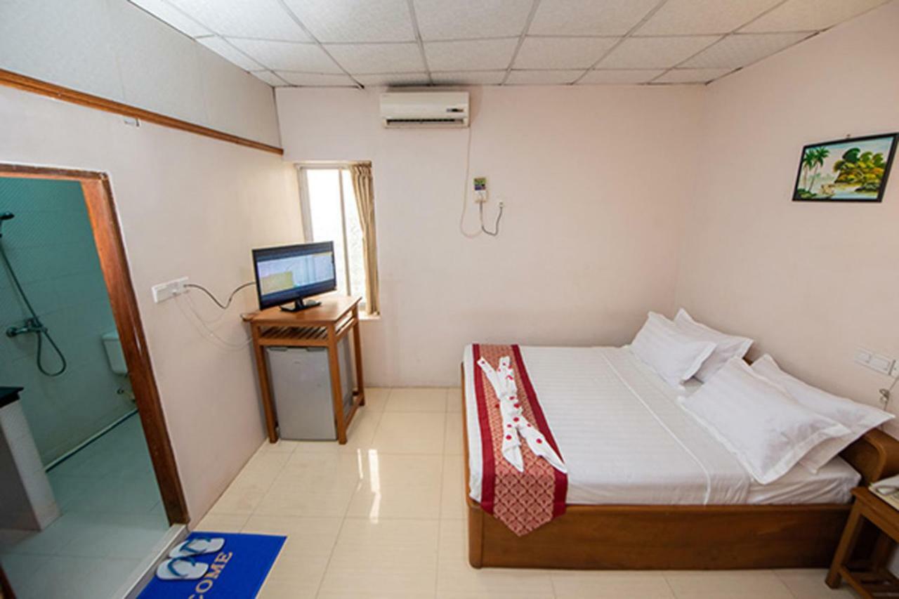 Yangon Urban Hotel Bagian luar foto