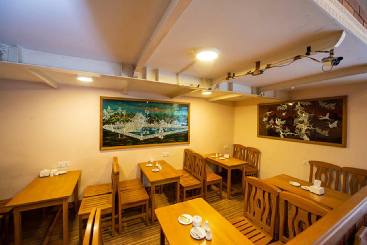 Yangon Urban Hotel Bagian luar foto